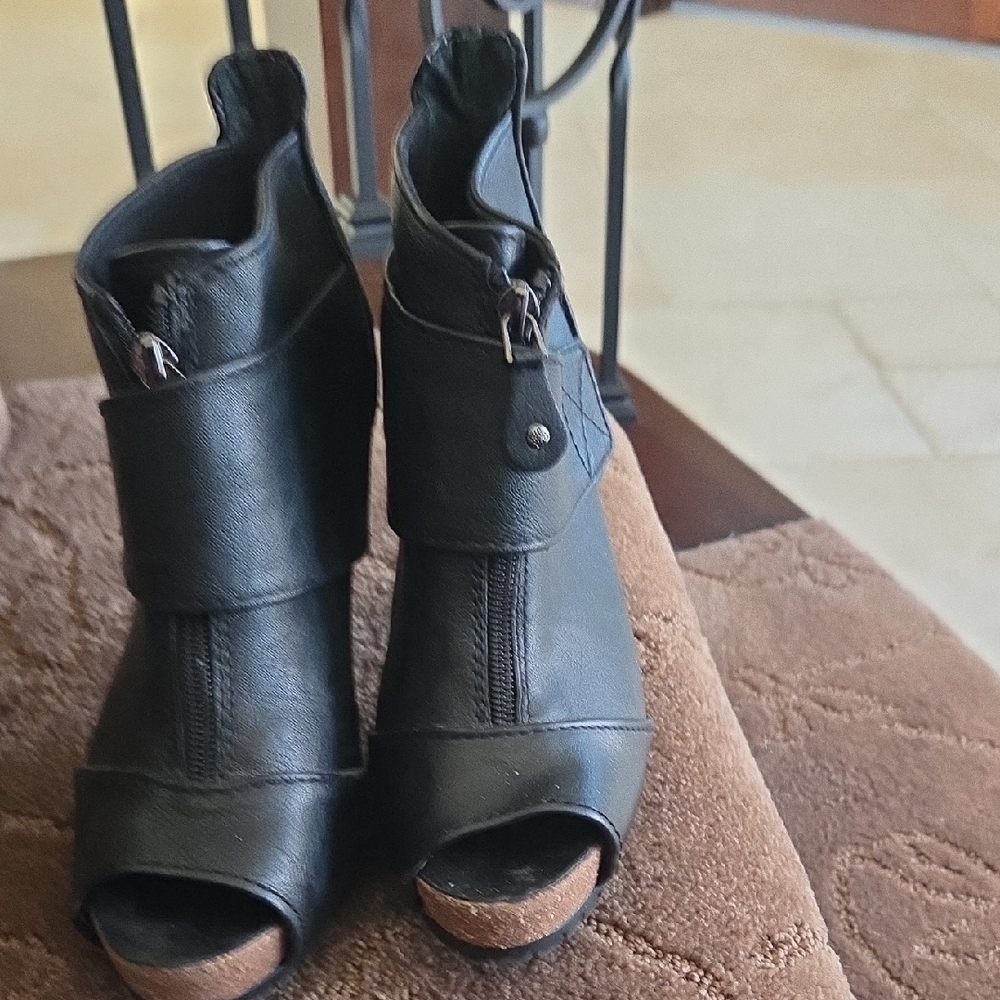 Chic Black Women's Peep-Toe Ankle Booties